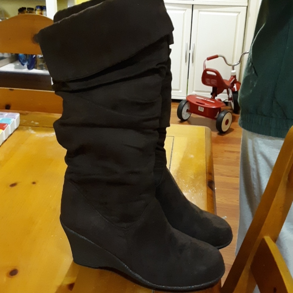 Midcalf brown suede boots sz 8 like new